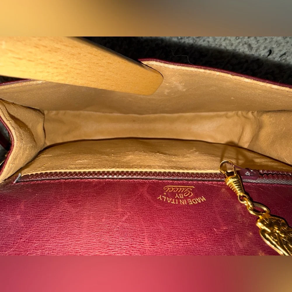 Vintage Gucci Burgundy Crossbody - Picture 12 of 12